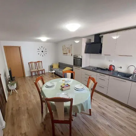 New ❷⓿❷❸ Gleaming 3br In Izola
