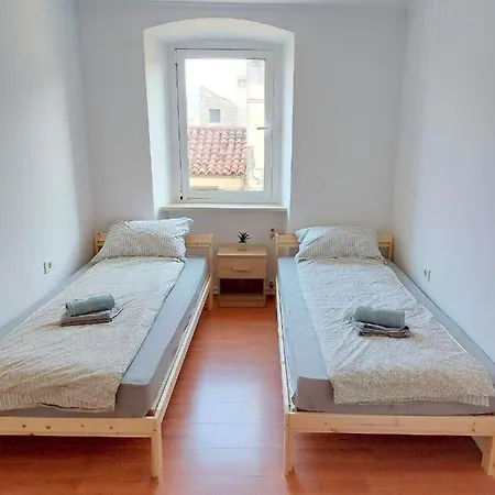 Apartman New ❷⓿❷❸ Gleaming 3br In